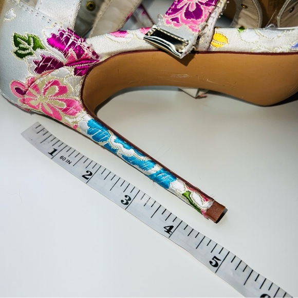 AZALEA WANG YOUR HONOR BROCADE EMBELLISHED GLADIATOR SANDAL IN  BONE 7.5 - Picture 3 of 6